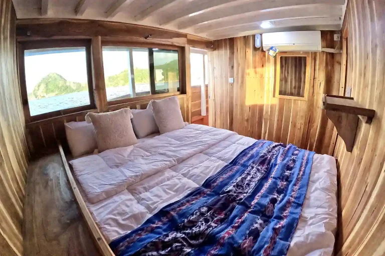 A superior ocean-view cabin aboard Malca Voyages