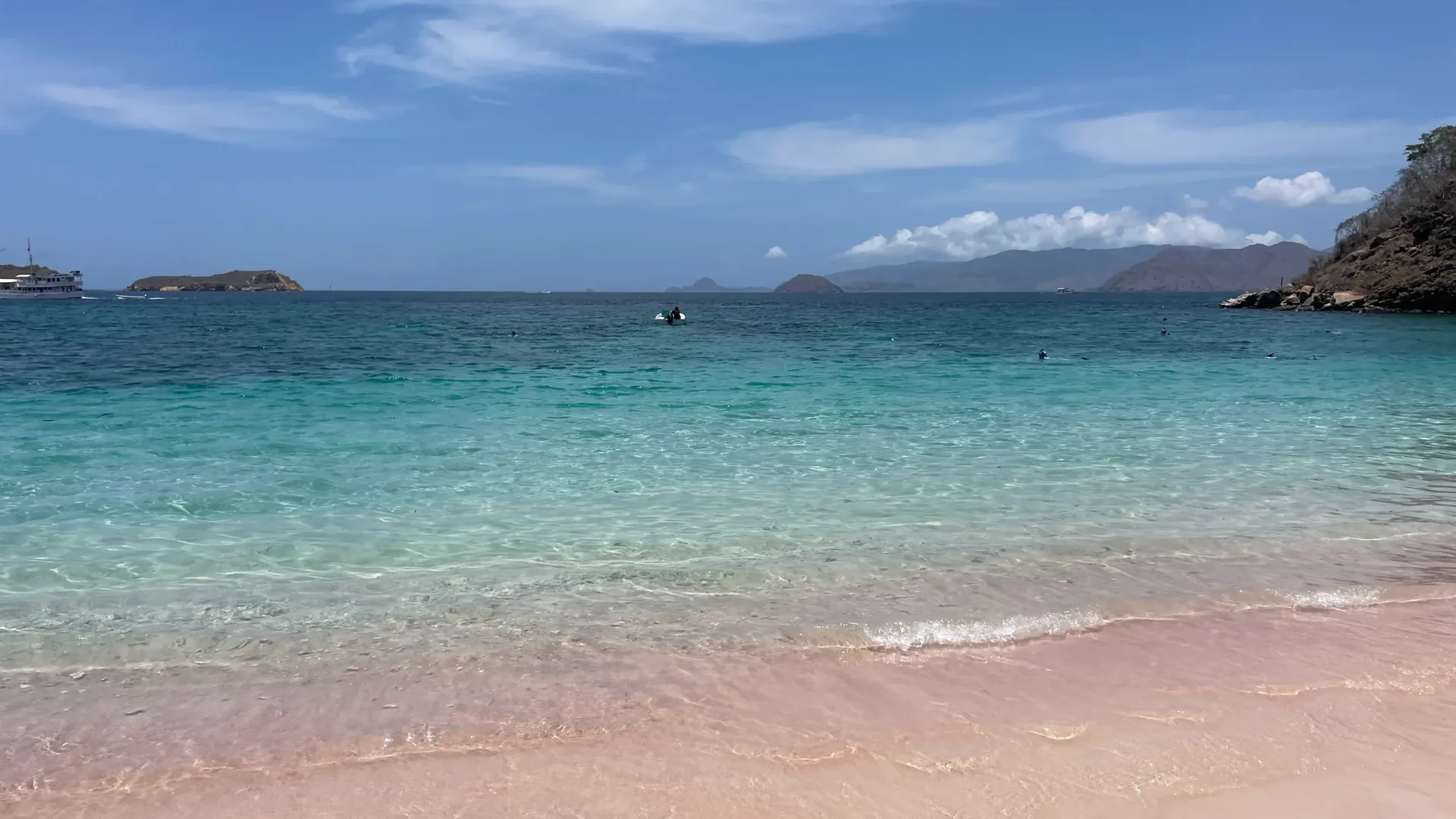 Where Do Komodo Cruise Boats Stop? A Stop-by-Stop Guide for 2026